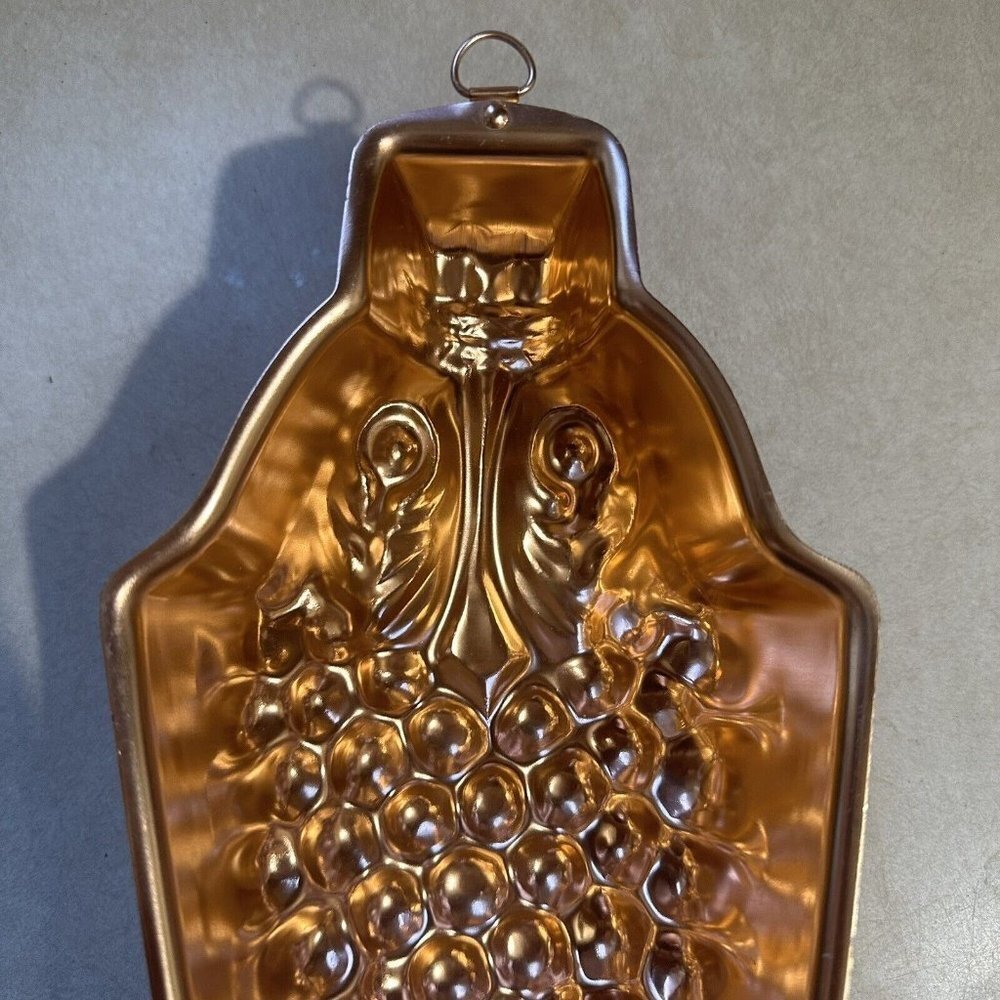 Copper Color Aluminum Grapes Design Jello Mold Wall Hanging Farmhouse Décor 4Cup - Picture 3 of 13